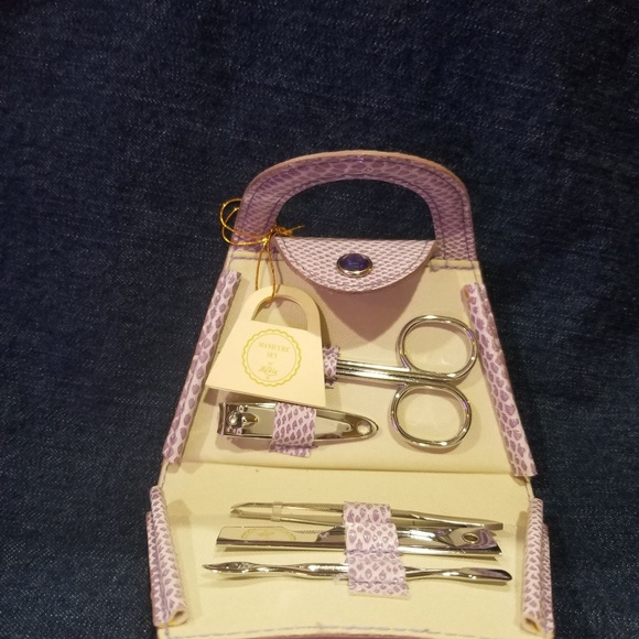 La Vie Travel Manicure Set - Lavender - Picture 2 of 3